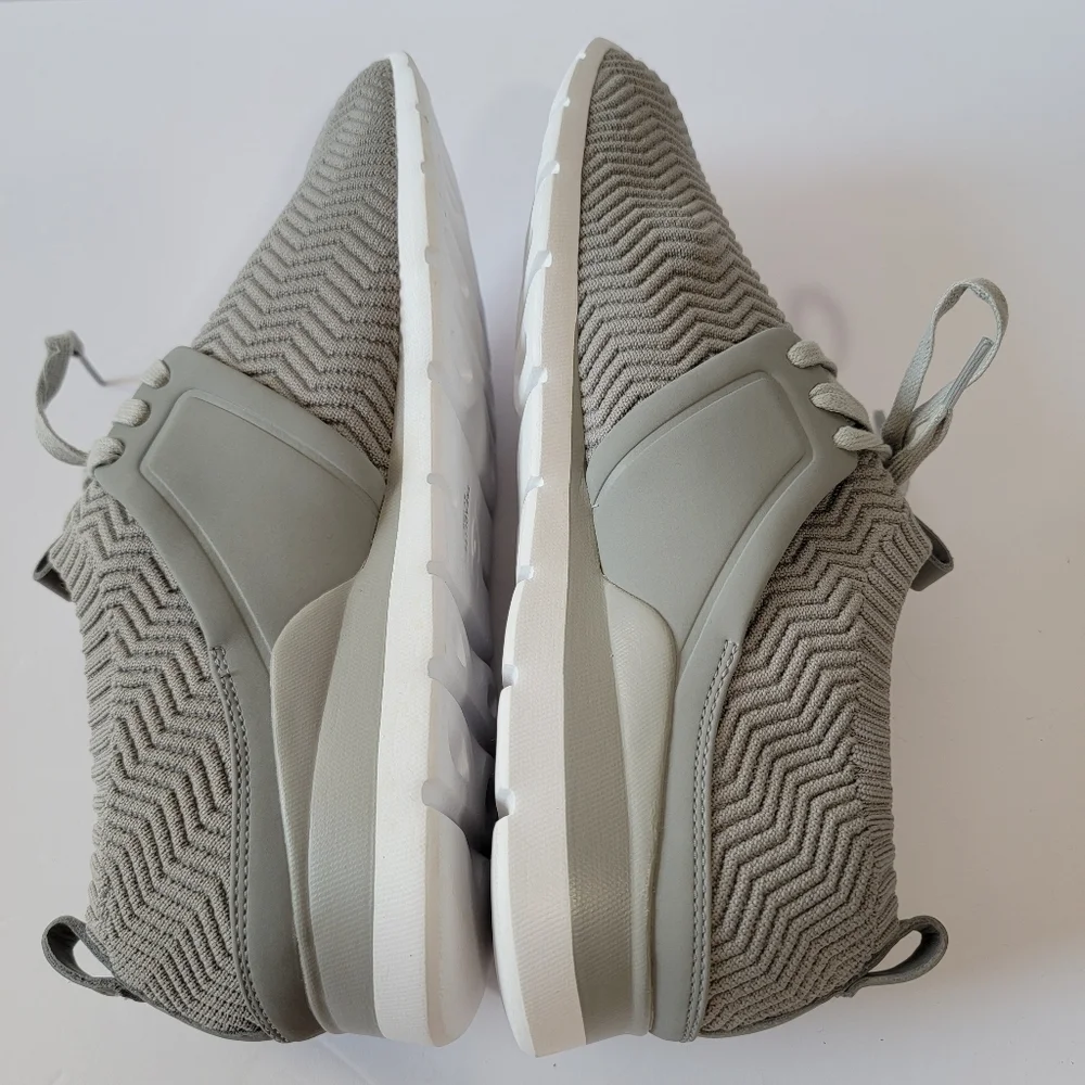 NEW UGG Treadlite Light Gray  Willows Sneakers 10 Sport Athleisure Gym Workout